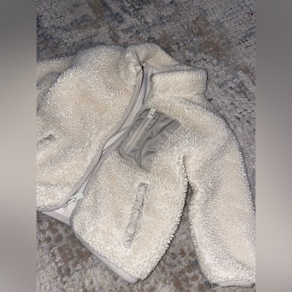 Gap Baby Sherpa jacket size 12-18 months - Picture 2 of 3